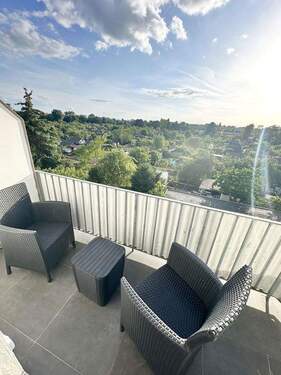 Blick vom Balkon - 2 Zi. Küche Bad ca. 53 m² - 139.000,00 EUR Kaufpreis, ca.  53,00 m² Wohnfläche