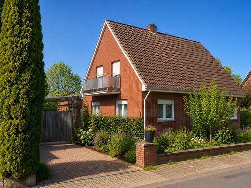 AnsichtEinfahrt - Modernisiertes Einfamilienhaus in ruhiger Wohnlage
