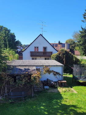 Hausrückseite mit Garten - 6 Zimmer Einfamilienhaus zum Kaufen in Isen