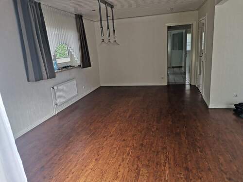 Wohn-/Esszimmer - 