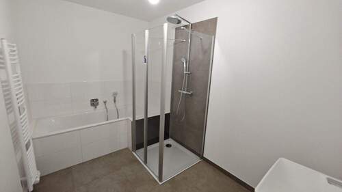 Bsp. Masterbad - Etagenwohnung mit 112,00 m&sup2; in Radebeul zum Kaufen