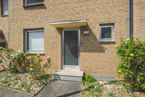 Hauseingang - Einfamilienhaus mit 137,00 m&sup2; in Mönchengladbach zum Kaufen