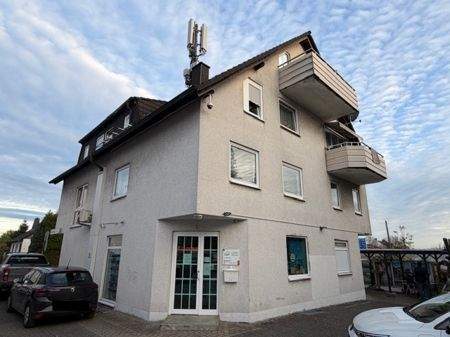Seiten- / Rückansicht - Wohn- und Geschäftshaus (Baujahr 1991) mit Entwicklungsgrundstück in guter Verkehrslage von Schwerte