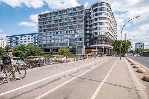 Hausansicht - 7 Zimmer Büro zur Miete in Berlin