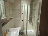 Bad mit Dusche - 