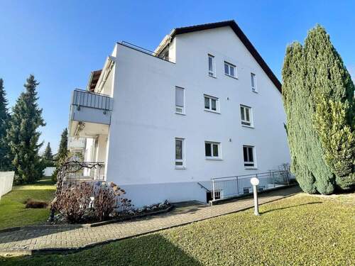 seitliche Hausansicht - 3 Zimmer Etagenwohnung zum Kaufen in Grenzach-Wyhlen