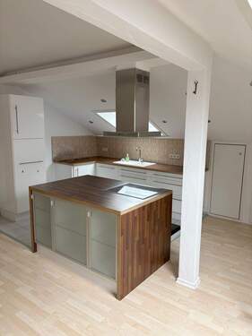 Küche - Charmante 2-Zimmer-DG-Wohnung in zentraler Lage von Weilheim