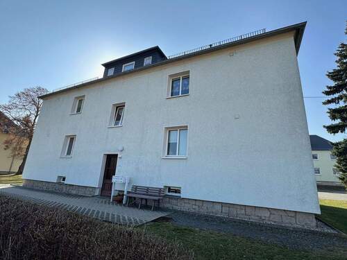Fassade 2 - 2 Zimmer Etagenwohnung in Netzschkau