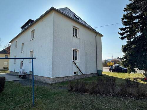 Fassade 3 - Etagenwohnung mit 61,90 m&sup2; in Netzschkau zur Miete