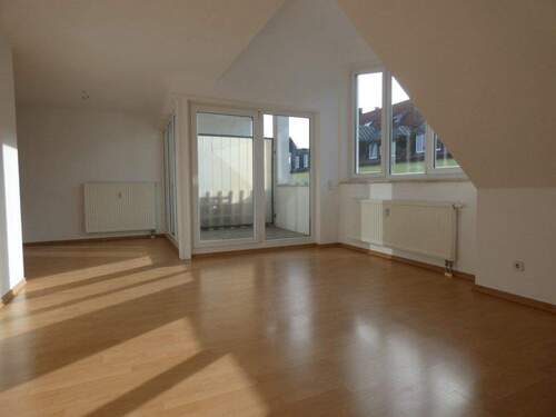 Wohnzimmer - 2 Zimmer Etagenwohnung zur Miete in Zwickau