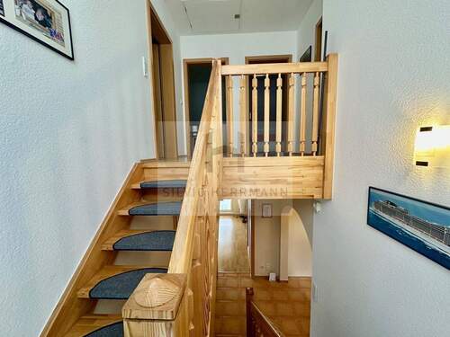 Aufgang ins Obergeschoss - 