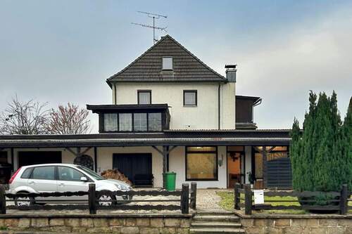 Parkmöglichkeit direkt am Haus - Einfamilienhaus mit 190,00 m&sup2; in Irlbach zum Kaufen