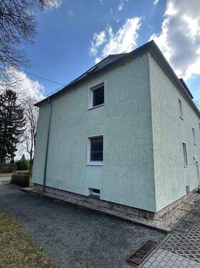 Fassade 2 - Etagenwohnung mit 53,40 m&sup2; in Netzschkau zur Miete