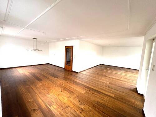 Wohn-Esszimmer (Medium) - 1 Zimmer Einfamilienhaus zum Kaufen in Künzell