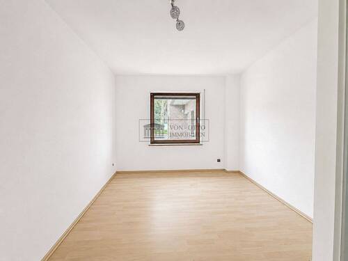 Schlafzimmer - Mehrfamilienhaus, Wohnhaus mit 106,00 m&sup2; in Müssen zum Kaufen