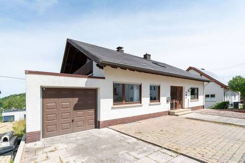 01_Hausfront.jpg - Mehrfamilienhaus, Wohnhaus mit 291,00 m² in Oberbillig zum Kaufen