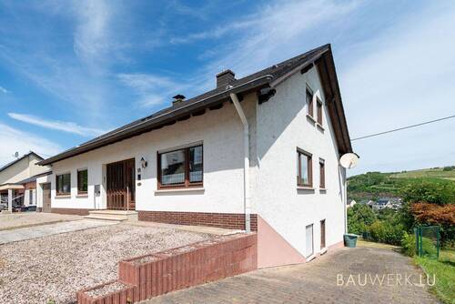 02_Hausfront_rechts.jpg - 