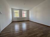 Wohnzimmer - 3 Zimmer Etagenwohnung zur Miete in Zwickau