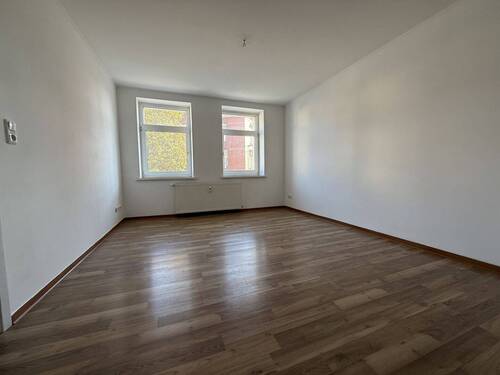 Wohnzimmer - 3 Zimmer Etagenwohnung zur Miete in Zwickau