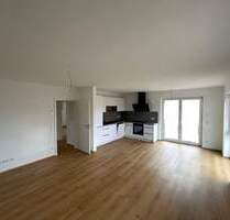 Exklusiver Neubau-Erstbezug: 3-Zimmer-Wohnung mit Einbauküche & Glasfaser in Erlangen-Steudach