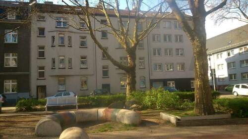 Außenansicht - 2 Zimmer Mehrfamilienhaus, Wohnhaus zum Kaufen in Oberhausen
