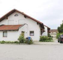 Sehr gepflegtes EinfamilienhausDoppelhaushälfte mit gemütlichem Garten und Terrasse in zentraler Lage von Hofkirchen