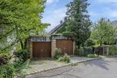 Garagen vor dem Haus - 