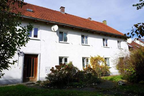 Haus außen - 9 Zimmer Mehrfamilienhaus, Wohnhaus in Egling an der Paar