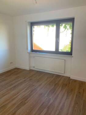 Schlafzimmer 2 mit Fenster - 