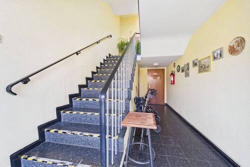 Treppenhaus - Mehrfamilienhaus, Wohnhaus mit 718,00 m&sup2; in Dormagen zum Kaufen