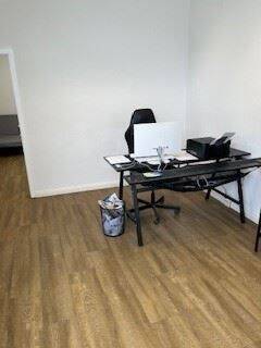 W4, EG: Gewerbe - 