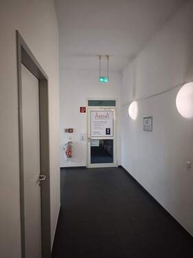 Zugang Büro 5. Etage - Büro mit 165,70 m&sup2; in Stuttgart zur Miete