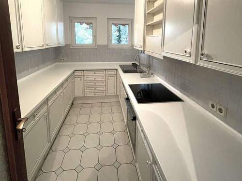 Küche mit EBK - Etagenwohnung mit 98,00 m&sup2; in Nürnberg zum Kaufen