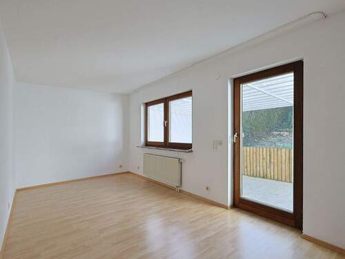 Schlaf- oder Arbeitszimmer mit Zugang zur Terrasse - 