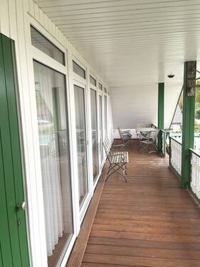 Die Loggia lädt zum Verweilen ein - 