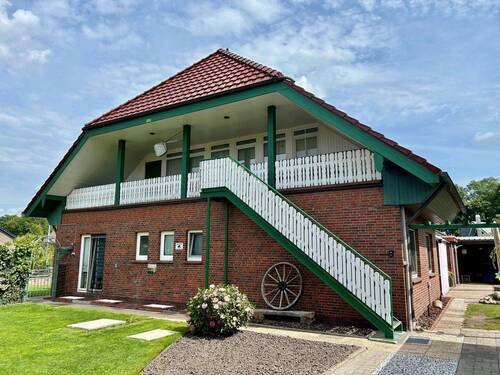 Über einen separaten Eingang ereichen Sie die Einliegerwohnung - 