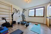 Zimmer im EG - auch als Schlafzimmer ideal - 