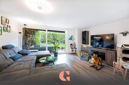 Wohnzimmer - Nahezu vollständig saniertes Reihenendhaus in verkehrsfreier Nachbarschaft