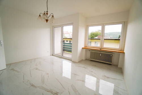 Wohnzimmer - Frisch modernisierte Eigentumswohnung zentral in Bad Pyrmont