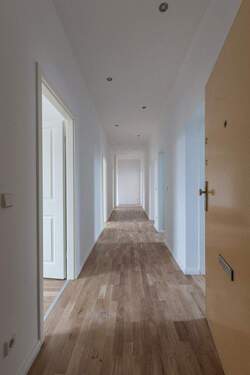 Flur - Etagenwohnung mit 107,00 m&sup2; in Berlin zum Kaufen