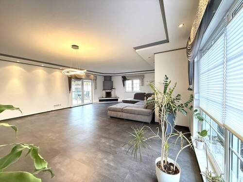 50 qm lichtdurchfluteter Wohn- und Essbereich - 