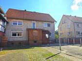 Hofansicht - Charmantes Fachwerkhaus mit Kamin, Werkstatt und riesigem Garten - ländliches Wohnen mit Herz und Platz zum Leben