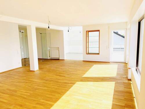 Wohnzimmer - 3 Zimmer Etagenwohnung in Haibach