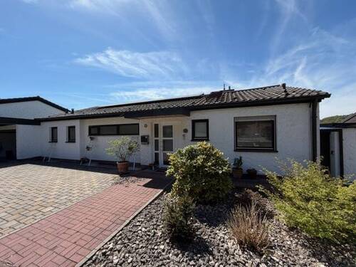 Außen2.jpg - 6 Zimmer Einfamilienhaus zum Kaufen in Ködnitz
