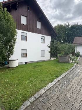 Außenansicht 2 - 4 Zimmer Etagenwohnung zur Miete in Mallersdorf-Pfaffenberg