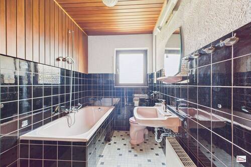 Tageslichtbad mit Wanne OG - 