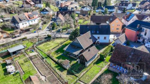 Luftbild - Grundstück und Haus - 6 Zimmer Einfamilienhaus in Erfweiler
