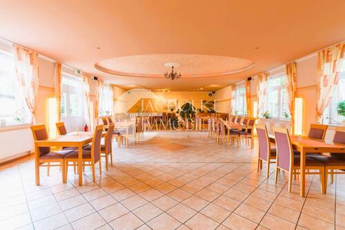 Saal - 