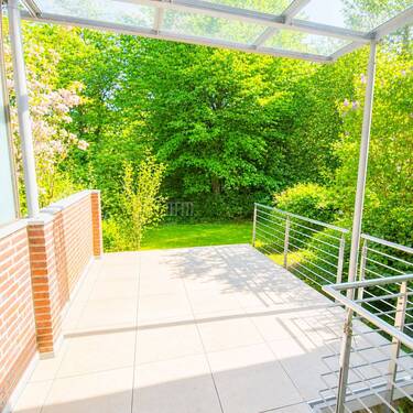 Tolle Terasse mit Gartenblick - 