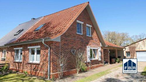 Front- und Giebelansicht - 5 Zimmer Doppelhaushälfte zum Kaufen in Grabow